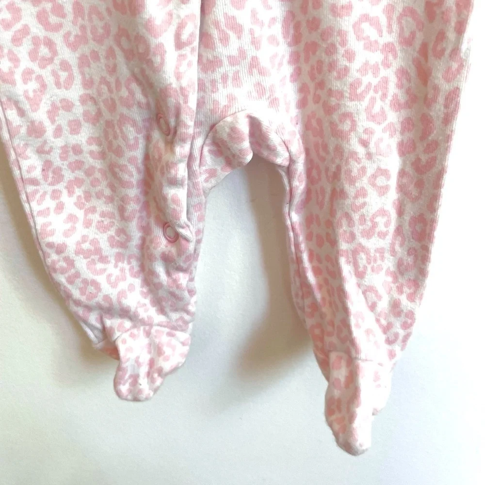 4/$20💥Pink Leopard Print 'Daddy Loves Me' Footie Sleeper, Snaps, Cat Badge - Picture 5 of 10